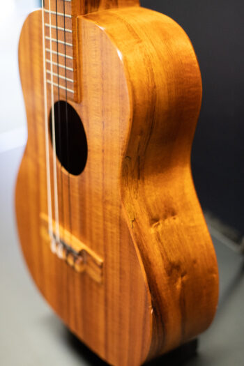 Vintage Kamaka Baritone 4-String Ukulele - Image 3